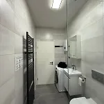 Freshly Renovated Kitchen Wifi Near Duesseldorf Airport Lejlighed Essen