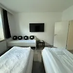 Freshly Renovated Kitchen Wifi Near Duesseldorf Airport Essen