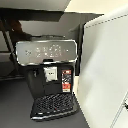 Freshly Renovated Kitchen Wifi Near Duesseldorf Airport Appartement