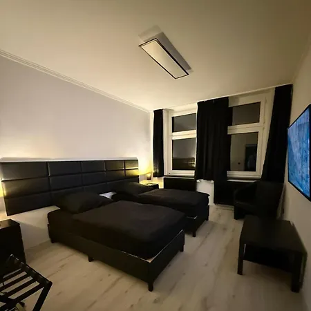 Freshly Renovated Kitchen Wifi Near Duesseldorf Airport Essen