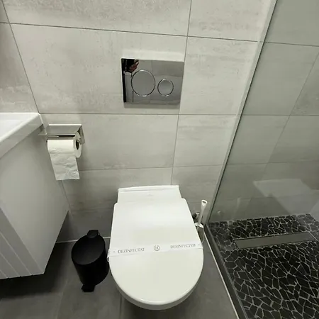 Freshly Renovated Kitchen Wifi Near Duesseldorf Airport Appartement Essen