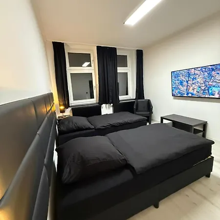 Freshly Renovated Kitchen Wifi Near Duesseldorf Airport * Essen