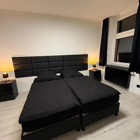 Freshly Renovated Kitchen Wifi Near Duesseldorf Airport Appartement *