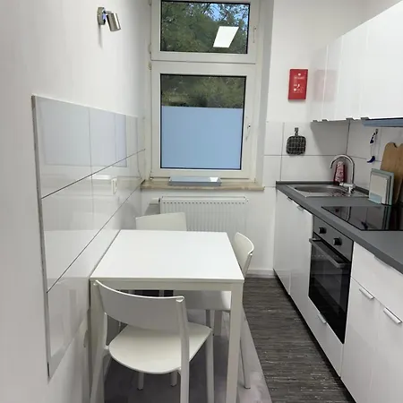Freshly Renovated Kitchen Wifi Near Duesseldorf Airport Essen