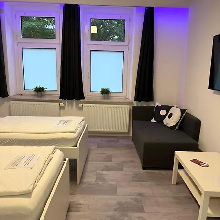 Freshly Renovated Kitchen Wifi Near Duesseldorf Airport