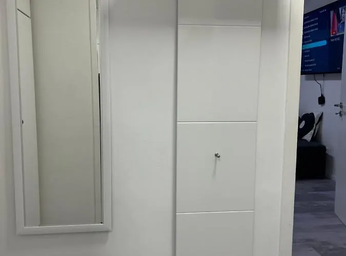 Freshly Renovated Kitchen Wifi Near Duesseldorf Airport *