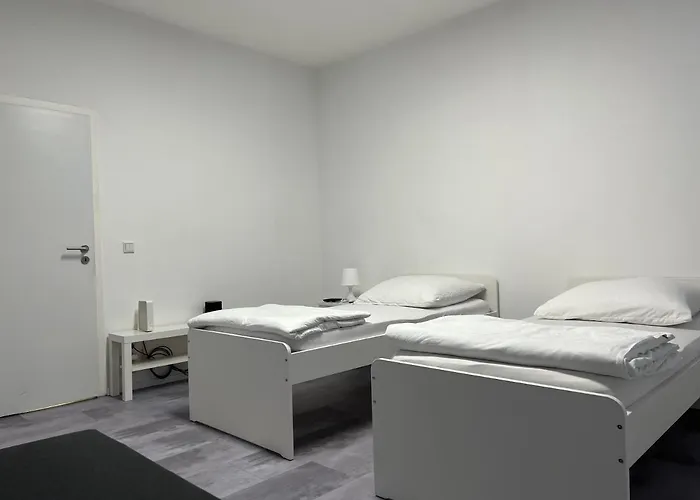 Freshly Renovated Kitchen Wifi Near Duesseldorf Airport Lägenhet *