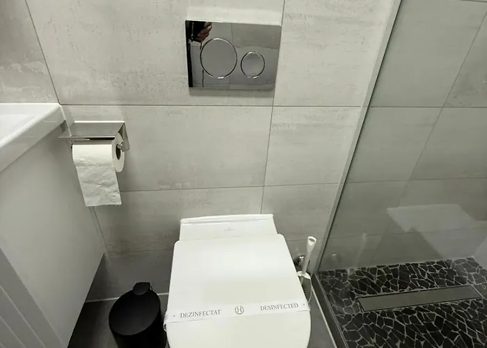 Freshly Renovated Kitchen Wifi Near Duesseldorf Airport Appartamento Essen