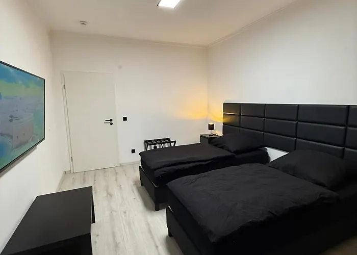 Freshly Renovated Kitchen Wifi Near Duesseldorf Airport *