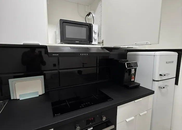 Lägenhet Freshly Renovated Kitchen Wifi Near Duesseldorf Airport *