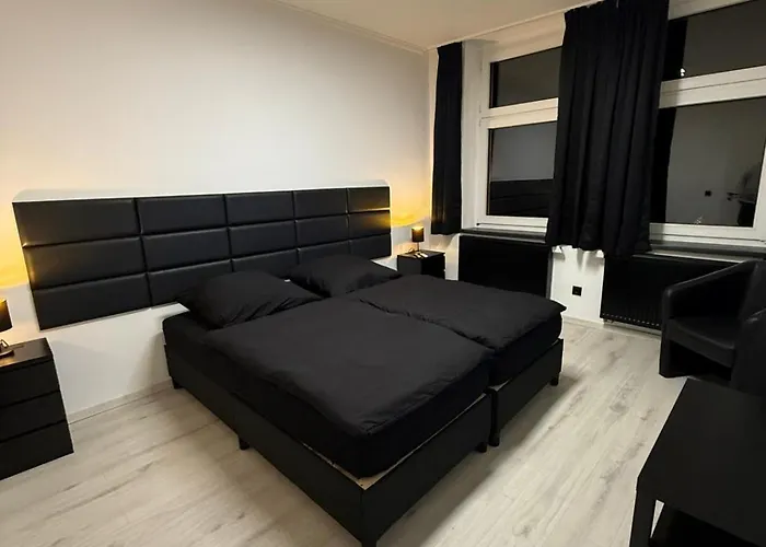 Freshly Renovated Kitchen Wifi Near Duesseldorf Airport * Essen