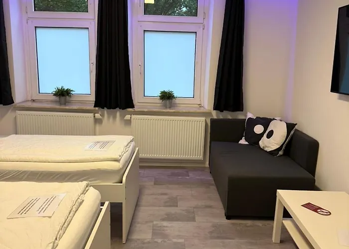 Freshly Renovated Kitchen Wifi Near Duesseldorf Airport