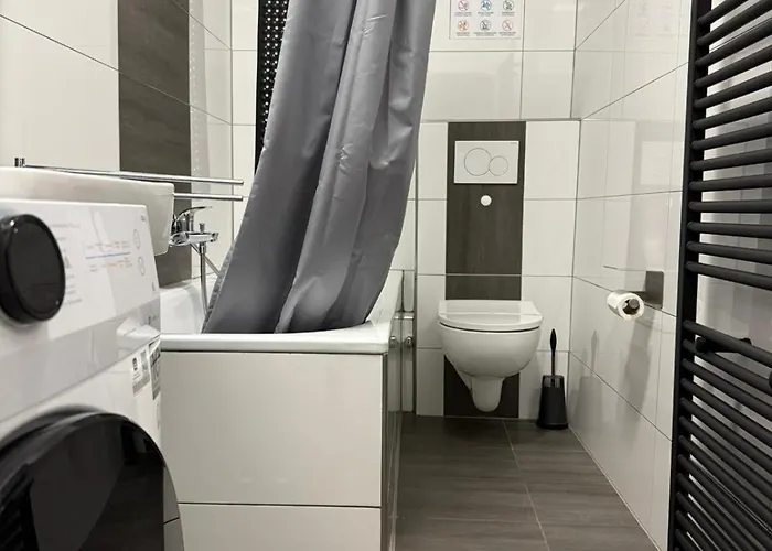 Freshly Renovated Kitchen Wifi Near Duesseldorf Airport