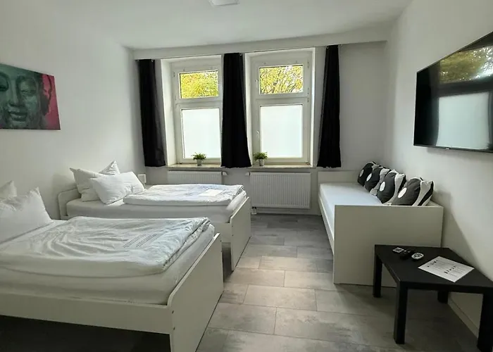 Freshly Renovated Kitchen Wifi Near Duesseldorf Airport * Essen