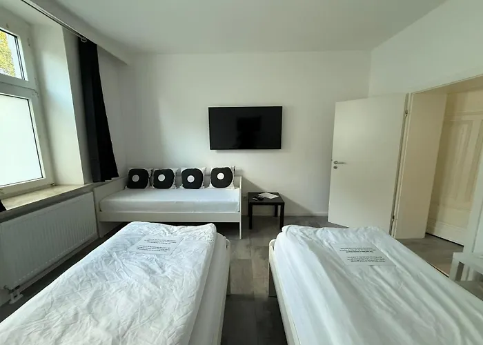 Freshly Renovated Kitchen Wifi Near Duesseldorf Airport Essen